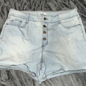 Nine W. women’s button up shorts size 16